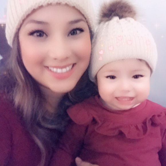 Meet your Posher, Stephanie - Picture 2 of 6